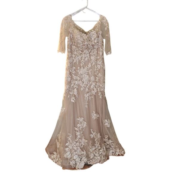 MONTAGE by Mon Cheri Lace Trumpet Nude Gown, Size 12 - Picture 1 of 16